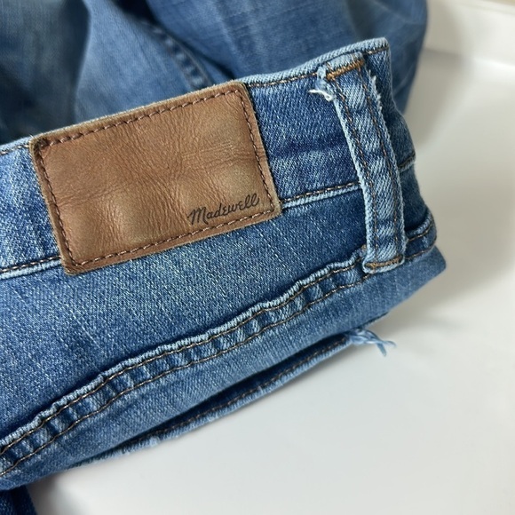 Madewell 9" High-Rise Skinny Jeans in Allegra Wash: Rip and Repair Edition 26 - Picture 6 of 8